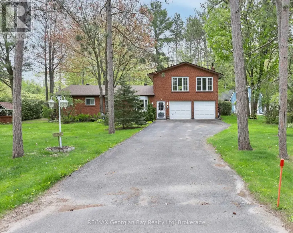1 Lindale Avenue, Tiny